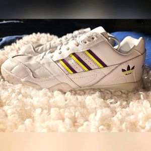 Adidas Sneakers